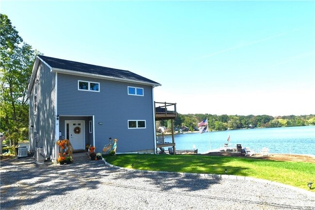 Building Photo - 21 Lakeside Dr