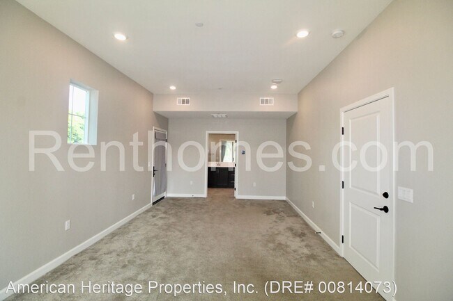 Building Photo - 3 br, 3 bath House - 21542 Harmony Village...