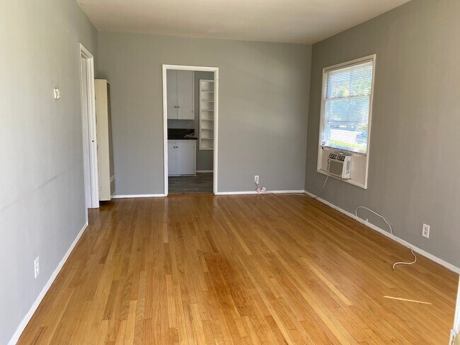 Living room - 73 Eastern Ave