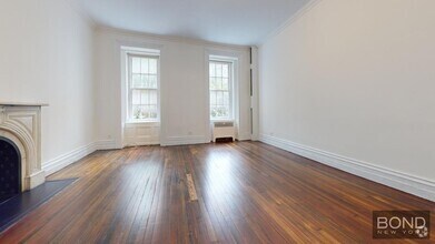 Building Photo - 39 E 65th St
