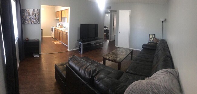 Foto del edificio - 427 E Mesquite Ave