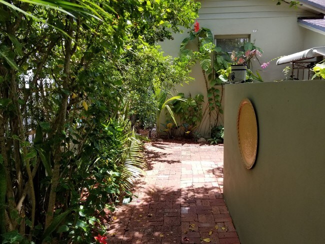 Front Entry - 3158 Florida Ave