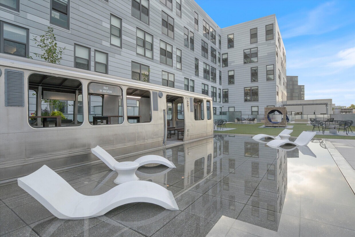 L Logan Square Apartments 2211 N Milwaukee Ave Chicago, IL