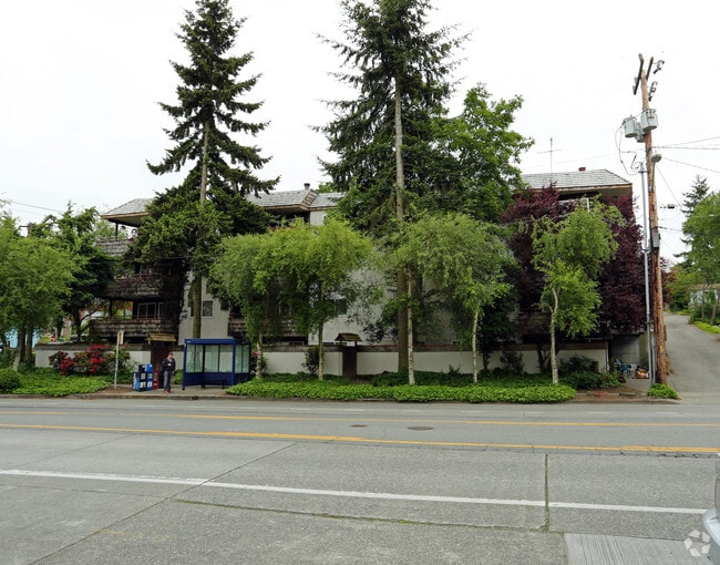 Building Photo - 4345 32nd Ave W
