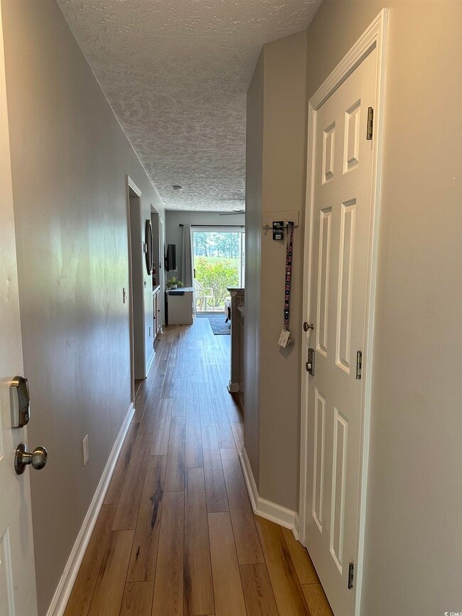 Building Photo - 569 Blue River Ct