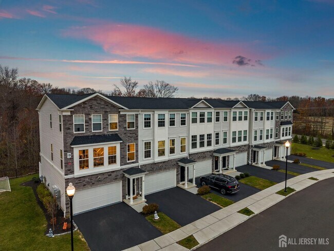 Foto del edificio - 1901 Swales Ct