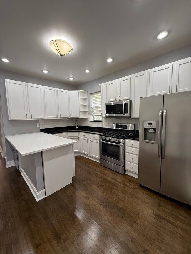 Foto del edificio - 3721 W Belden Ave