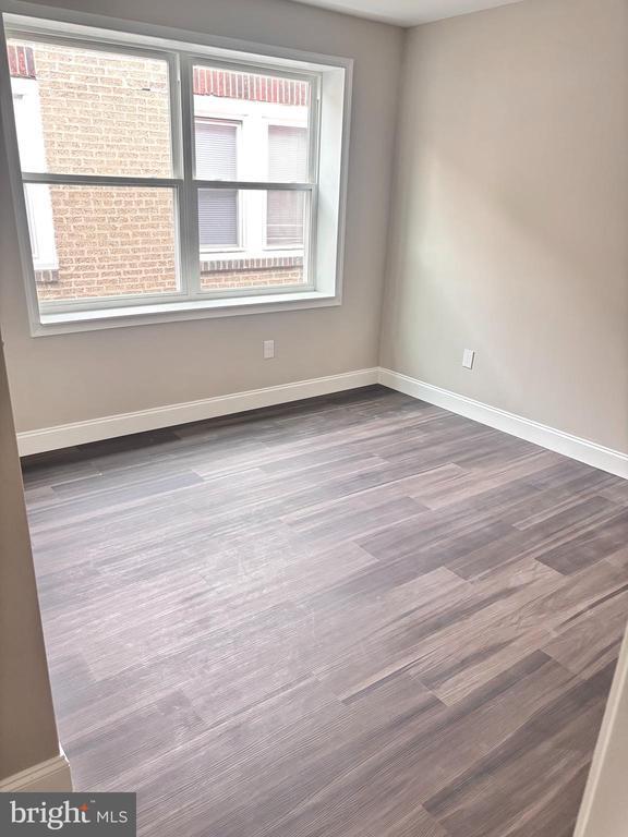 Foto del edificio - 2449 N 54th St