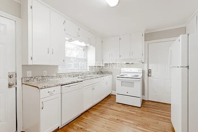 Building Photo - 125 YMCA Rd