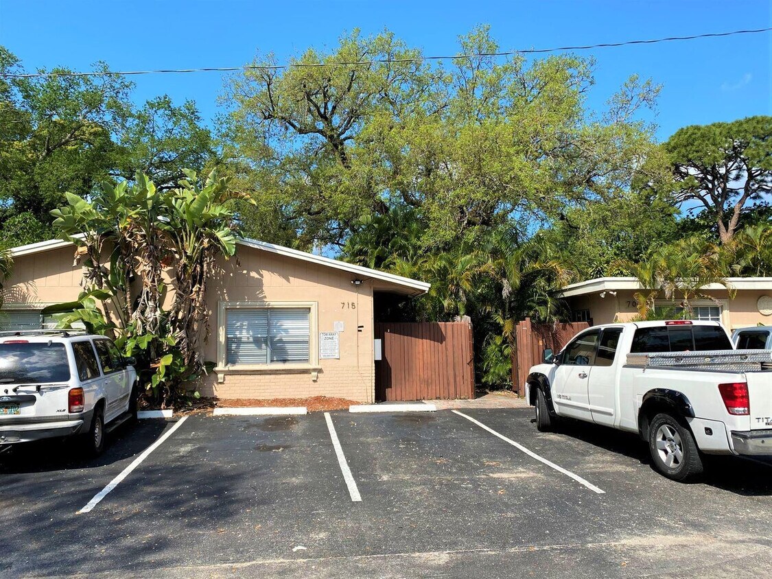 Foto principal - 715 SW 14th Ave