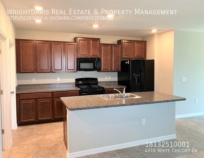 Building Photo - 5 Bed/2.5Bath In Lynwood Mannors