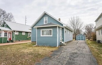 Building Photo - 374 Bennington Dr