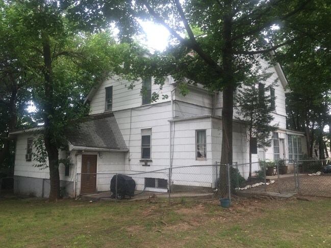 Foto del edificio - 756 Tompkins Ave