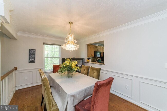Foto del edificio - 314 Park Brook Ct