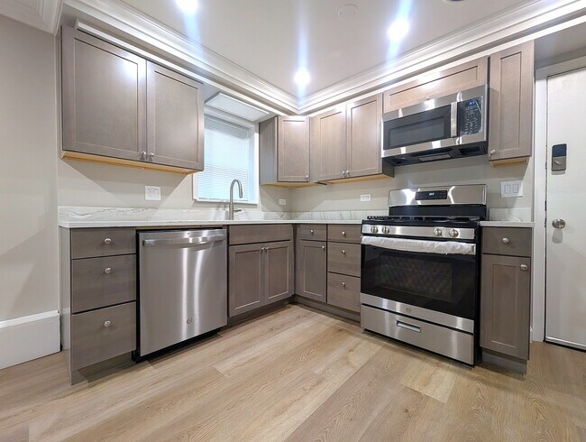 Foto del edificio - 300 S Austin Blvd