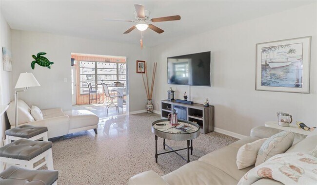 Building Photo - 8723 Hickorywood Ln