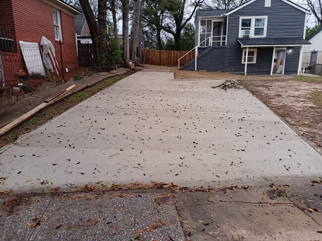 Building Photo - 2 Bedroom Duplex in Columbus