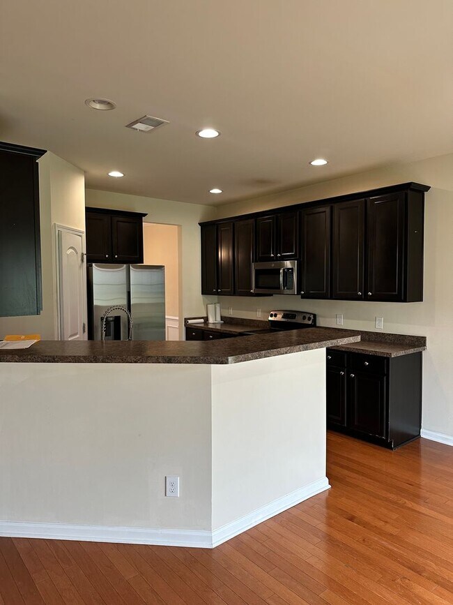 Foto del edificio - 30 Chestnut Oak Dr