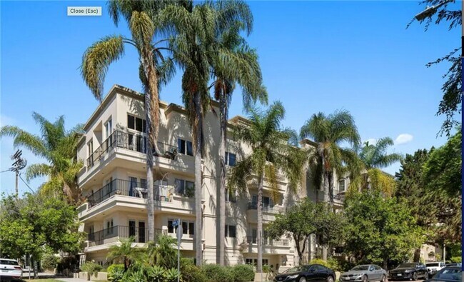 Building Photo - 435 Arnaz Dr