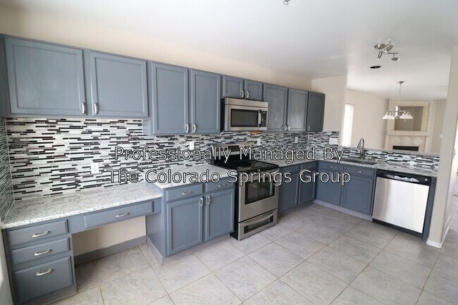 Building Photo - New Kitchen  Central Air