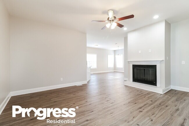 Building Photo - 1320 Ujamaa Dr