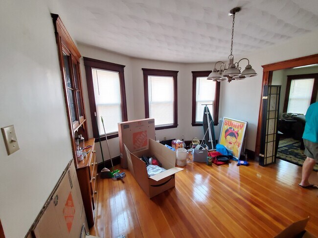 Building Photo - 23 Thorndike St