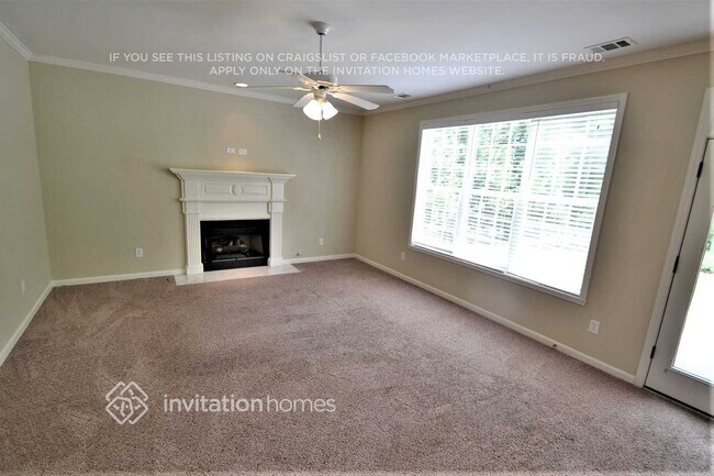 Foto del edificio - 1038 Fountain Lakes Ct