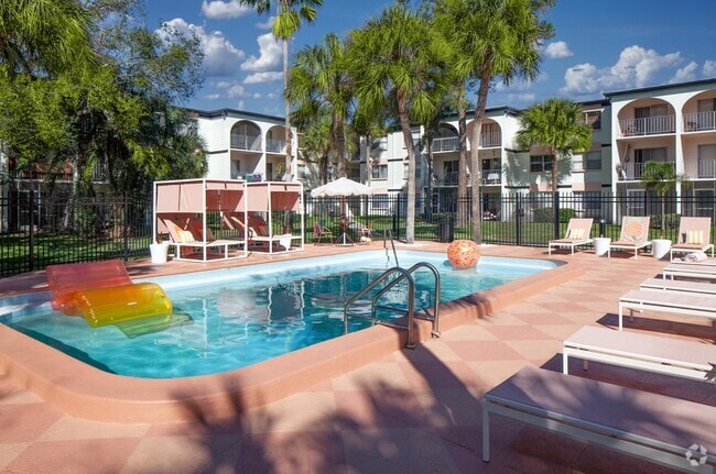 Building Photo - The Lenox Apartments