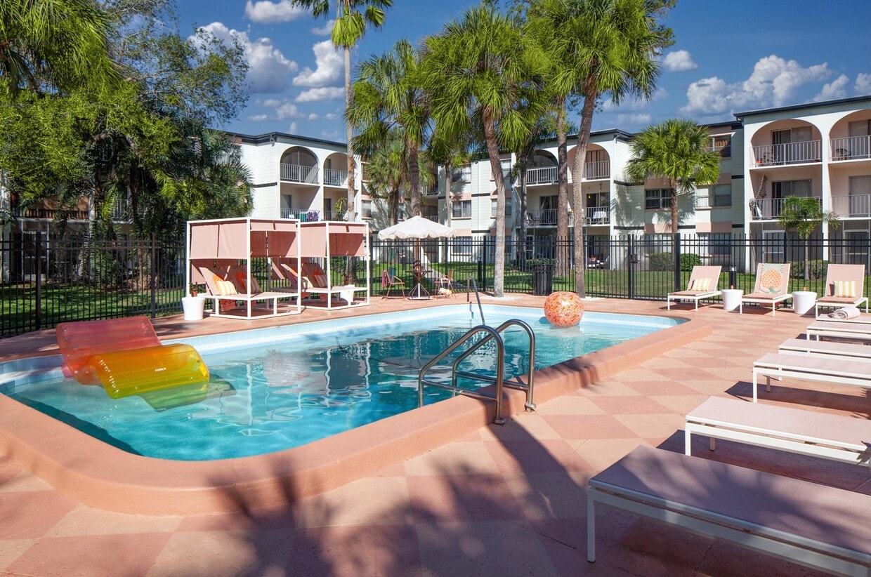 Primary Photo - The Lenox Apartments