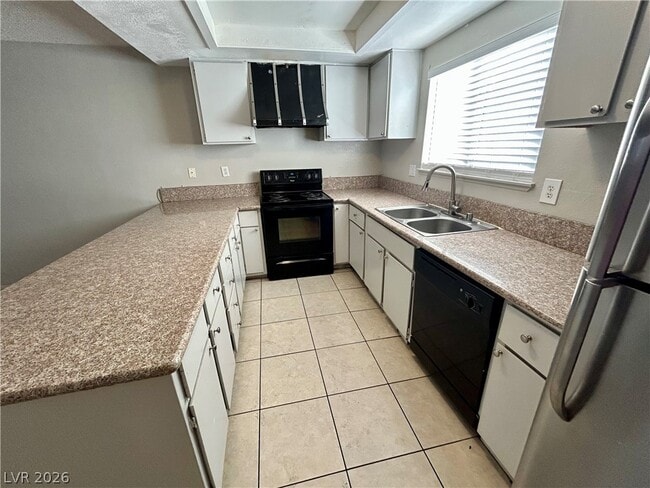 Foto del edificio - 3639 S Van Dyke Ave