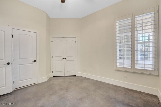 Building Photo - 10728 Elm Ridge Ave