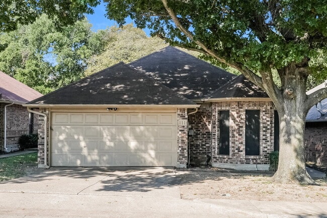 Building Photo - 111 Streamside Dr