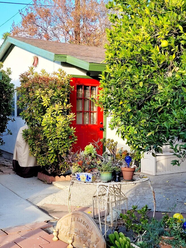 669 Fairmont Ave