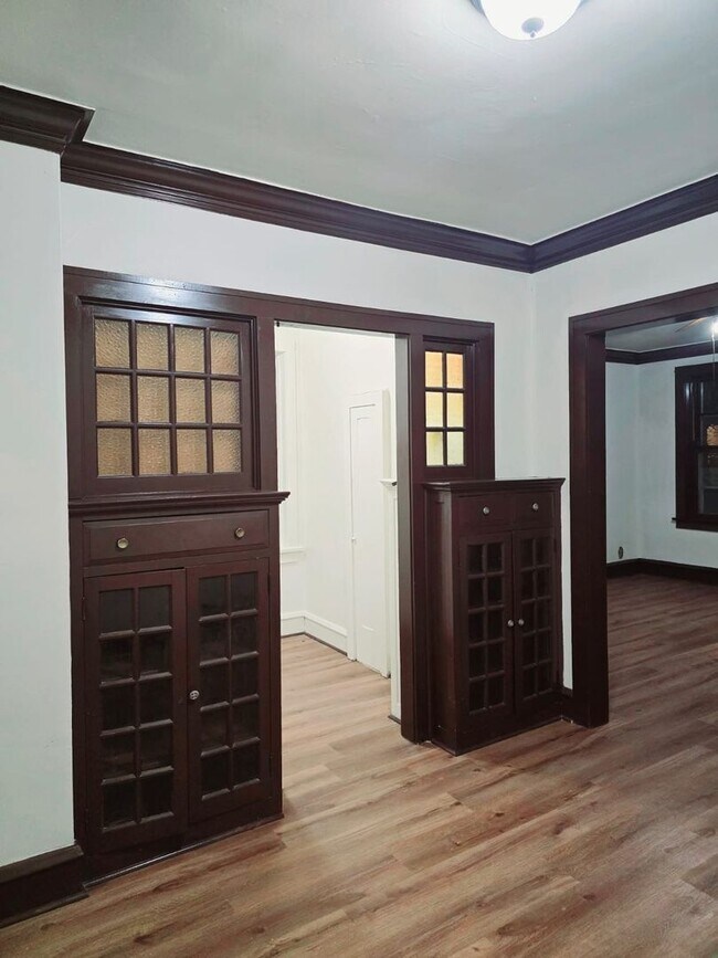 Foto del edificio - 831-833 College Ave - 12 Family (ACE PROPE...