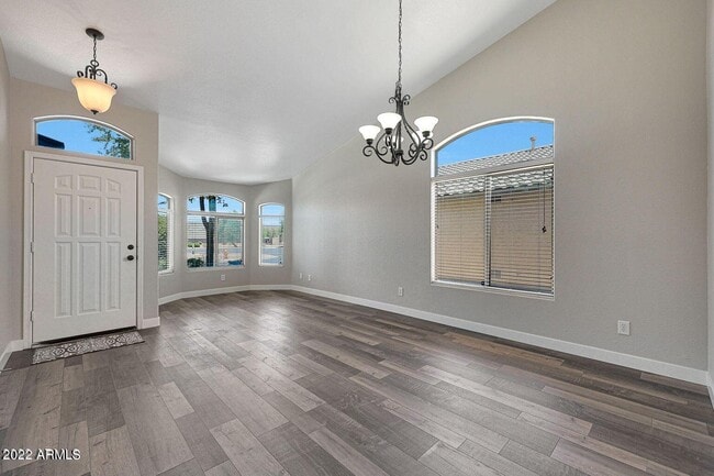 Building Photo - 15841 W Moreland St