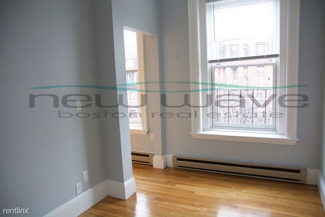 Building Photo - 228 Newbury St