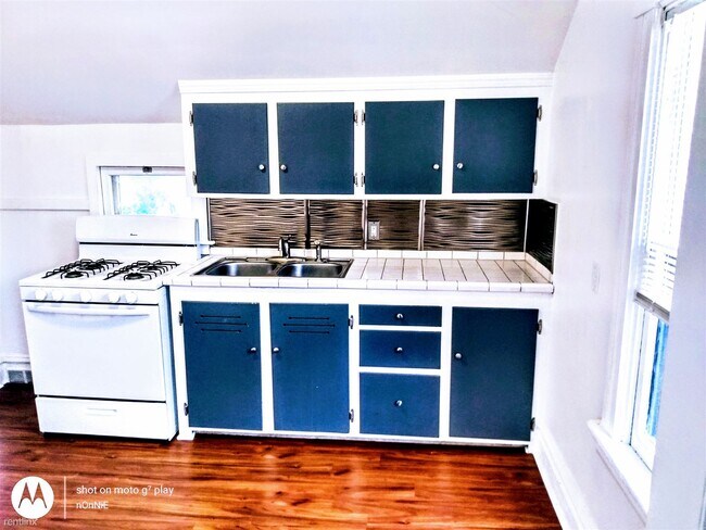 Foto del edificio - 626 Forest St