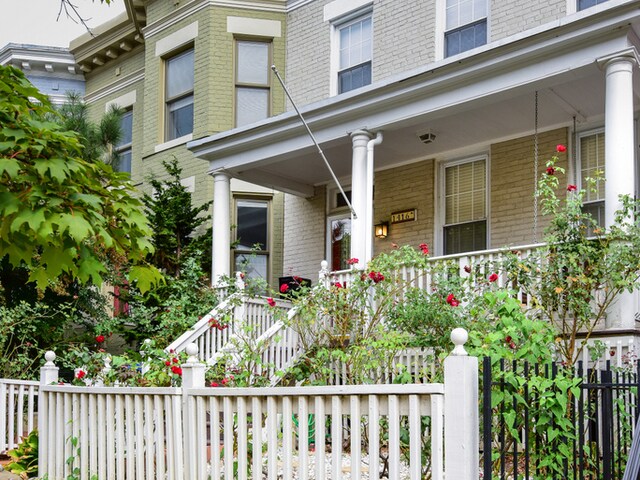 Building Photo - 1416 A St NE