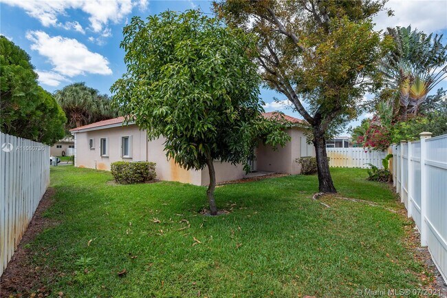 Foto del edificio - 3167 SW 140th Ave