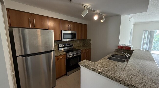 Foto del edificio - 5800 W Sample Rd