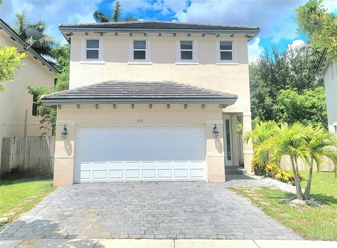 Foto principal - 292 SE 31st Ave