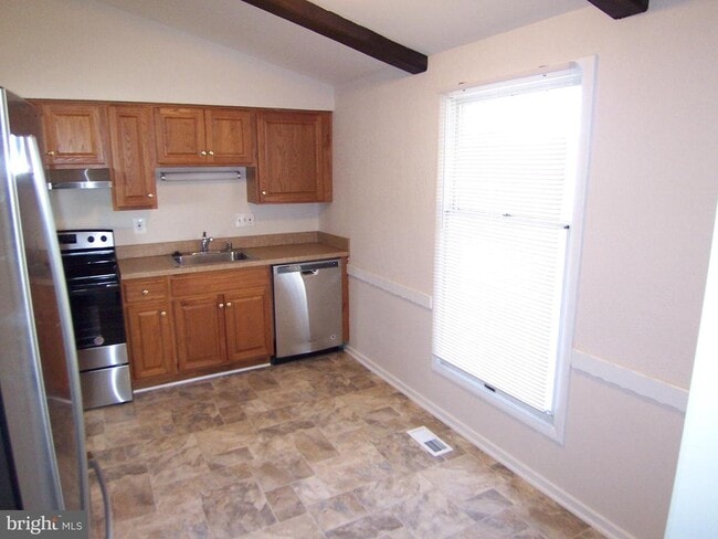 Building Photo - 2022 McKinley Ct