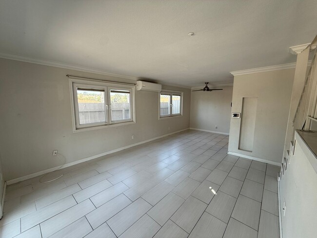 Foto del edificio - Modern 3 Bedroom, 2.5 Bath Two-Story Townh...