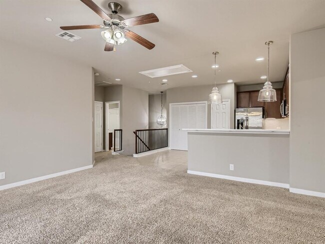 Building Photo - 3101 Davis Ln