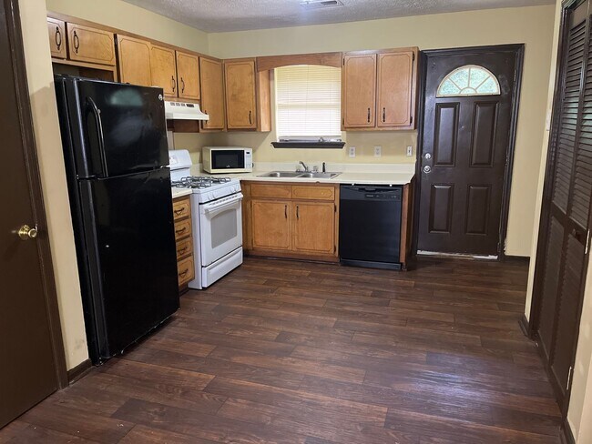 Foto del edificio - 2 Bed 2 Bath Duplex