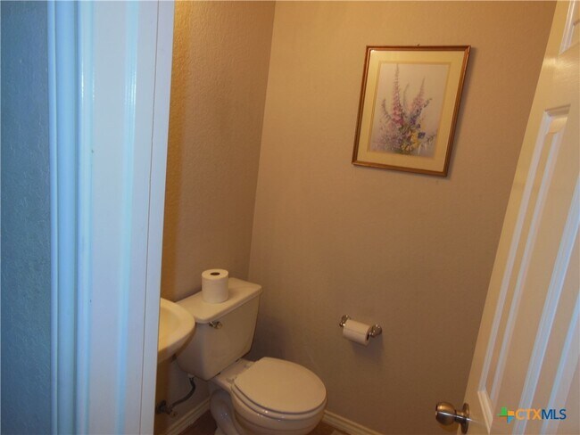 Building Photo - 1641 Kuehler Ave