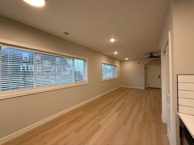 Building Photo - 55 W Oakland Ave