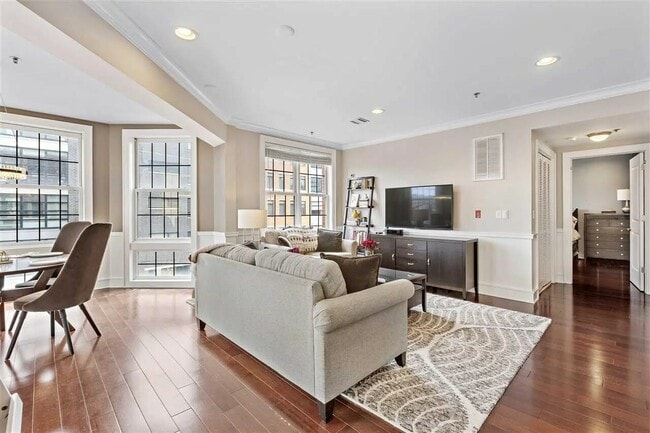 Foto del edificio - 830 Monroe St