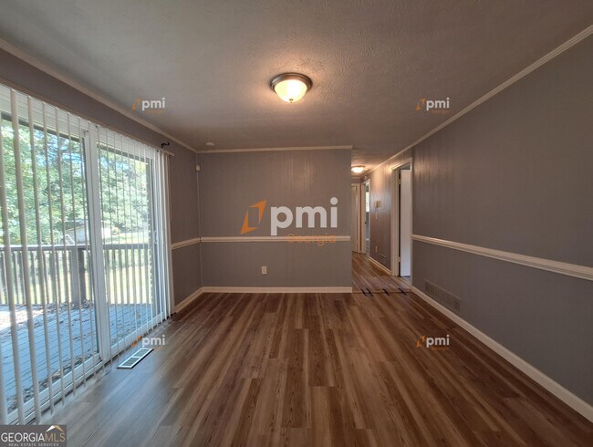 Building Photo - 6139 Lullwater Dr