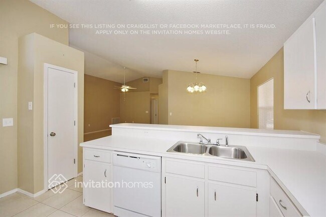 Foto del edificio - 447 Emerald Cove Loop